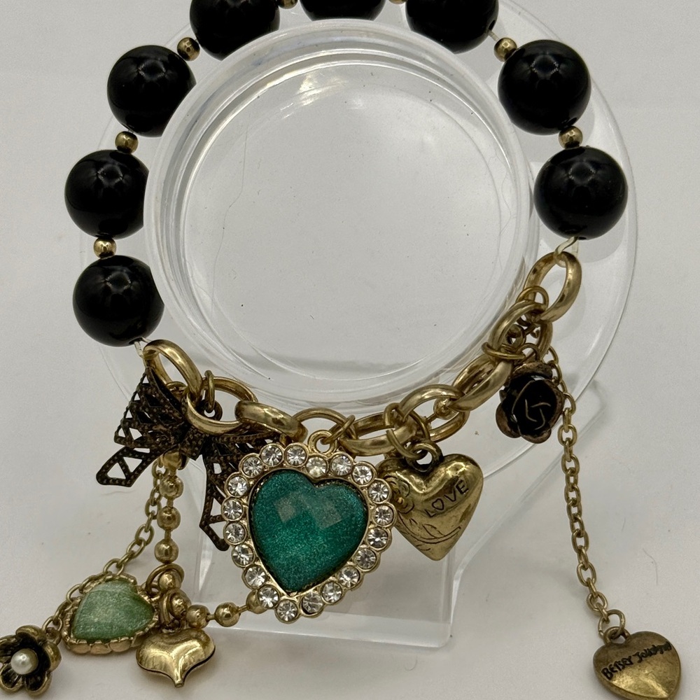 Betsey Johnson Elegant Black & Gold with Green Heart Charms Bow Bracelet !